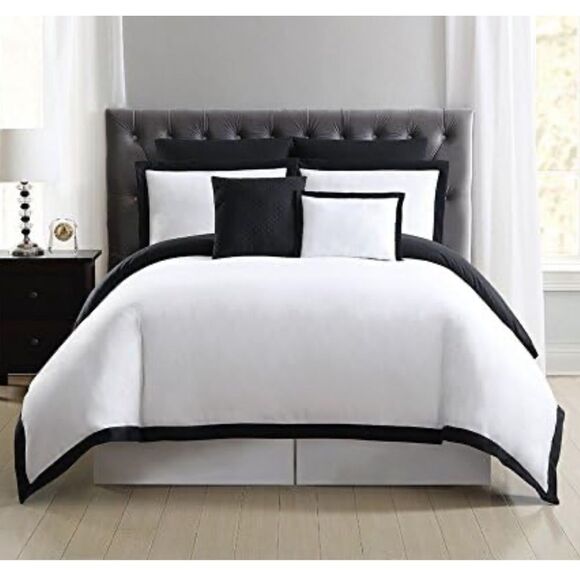 NWT Queen Hotel Border duvet cover set